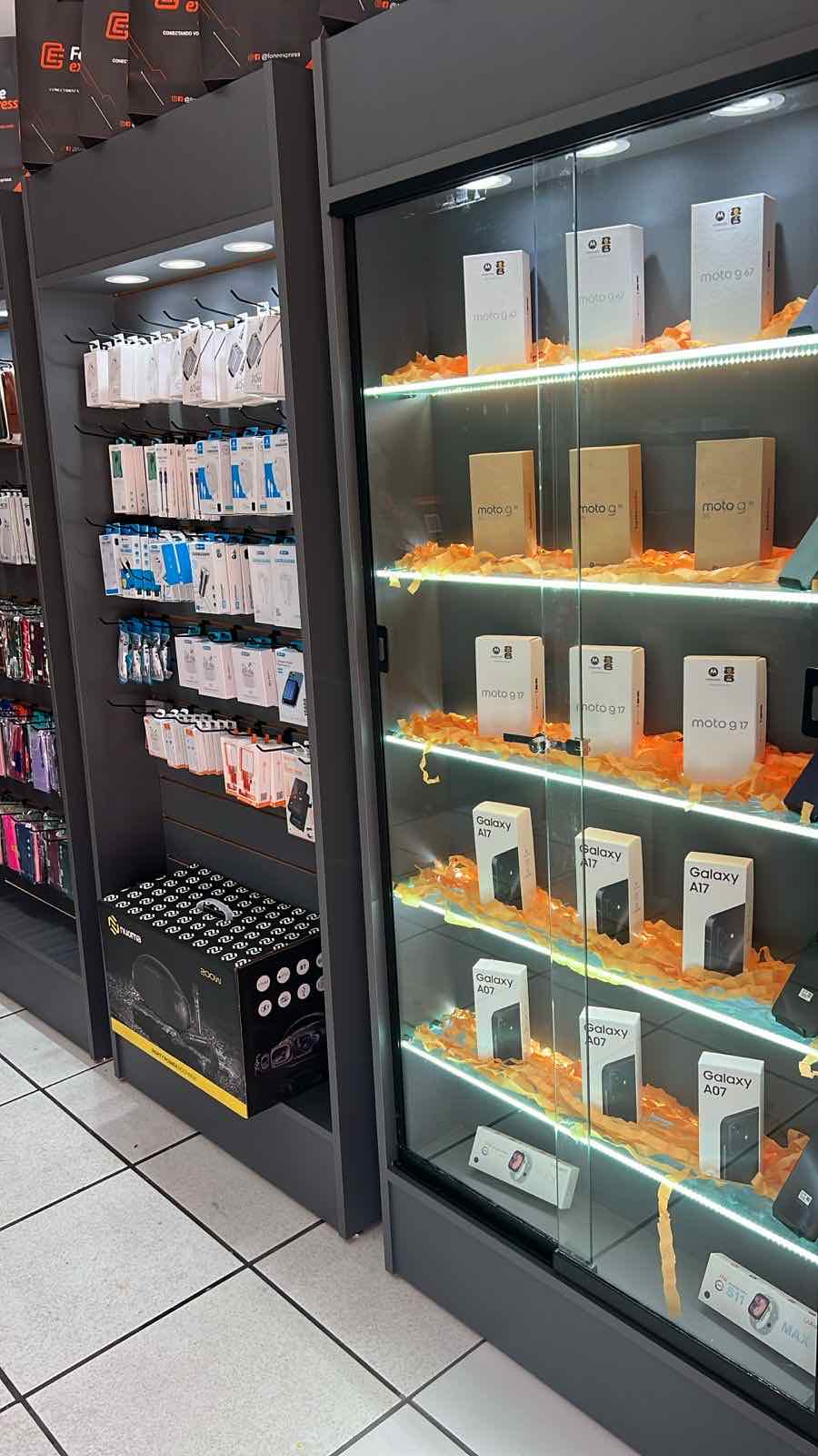 Interior da Loja Fone Express 1